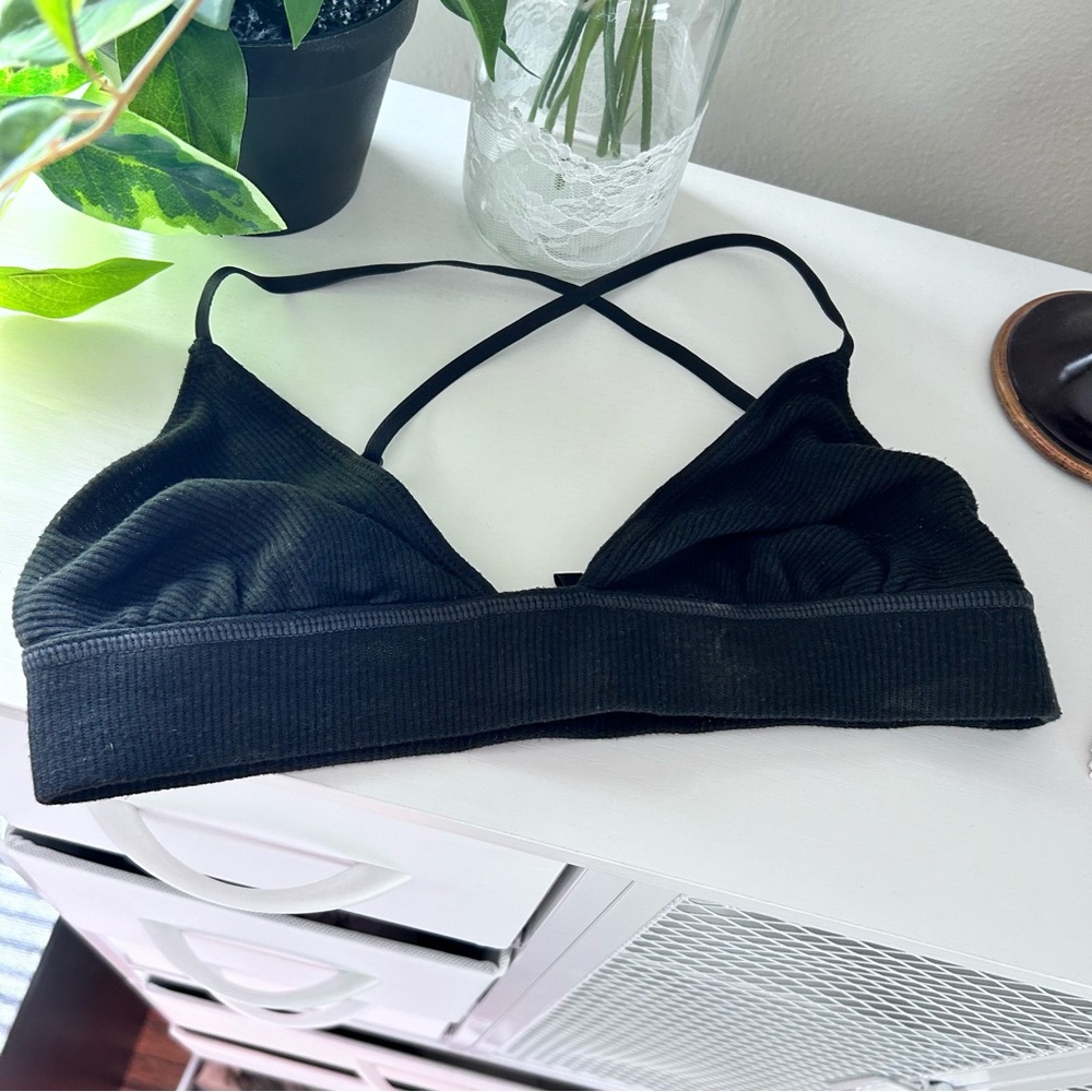 skims black bralette with adjustable straps